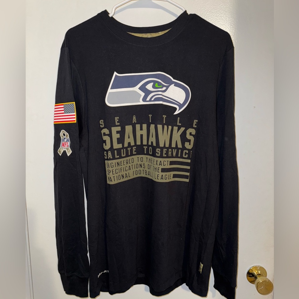 NWOT Seahawks Salute to Service Nike Dri-FIT Long Sleeve